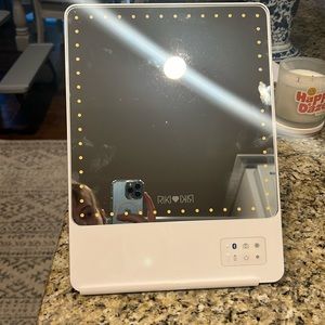 Riki loves Riki Mirror